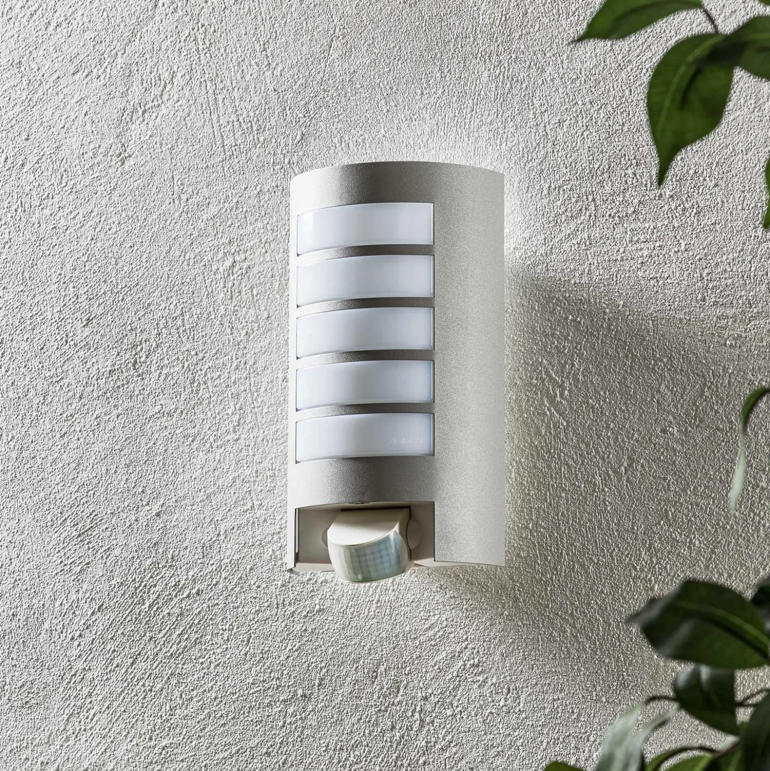 Aplique de exterior con sensor STEINEL L 12 S, color plata