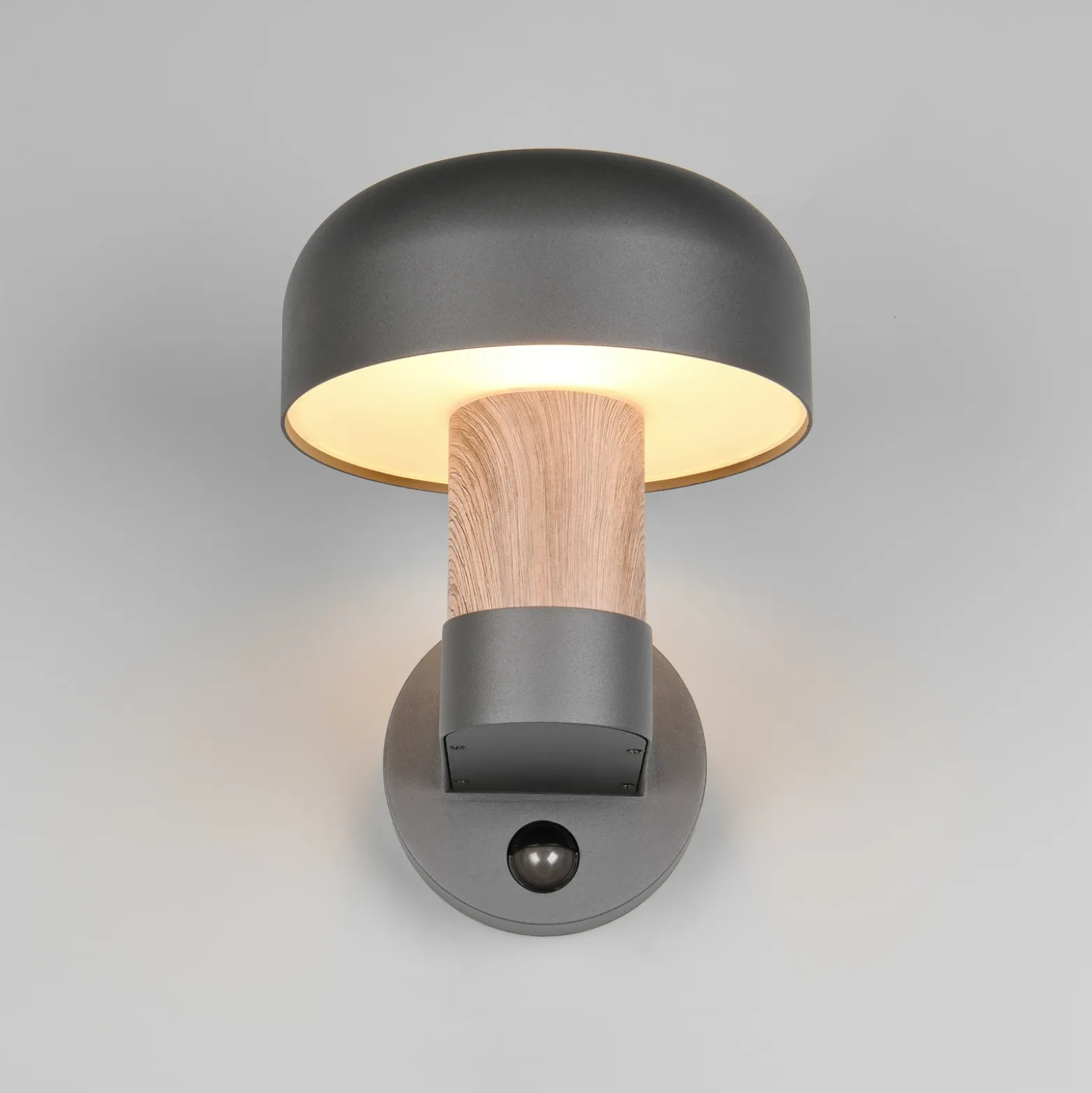 Aplique de exterior Fraser Sensor, gris/aspecto madera, aluminio IP54 E27
