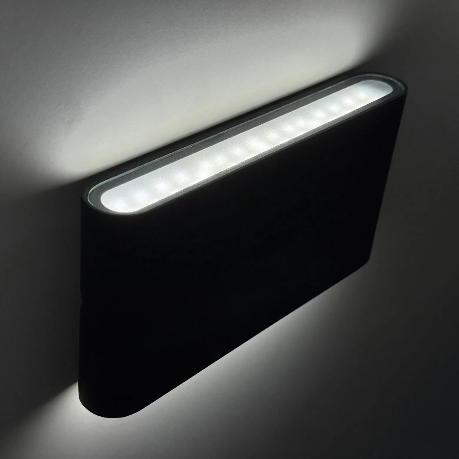 Aplique de exterior LED Scone, negro, ancho 17,5 cm, 2 luces.