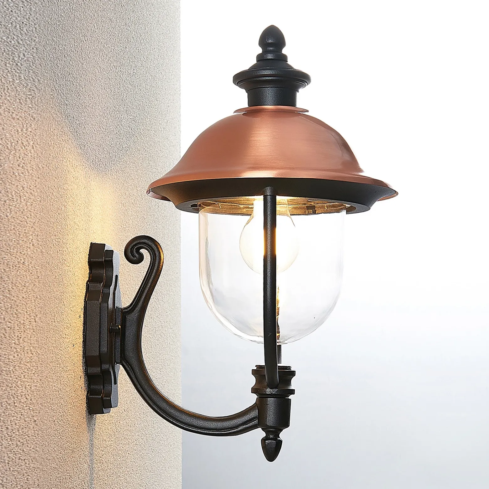 Aplique de exterior Lindby Clint, cobre, montaje en superficie, resistente al