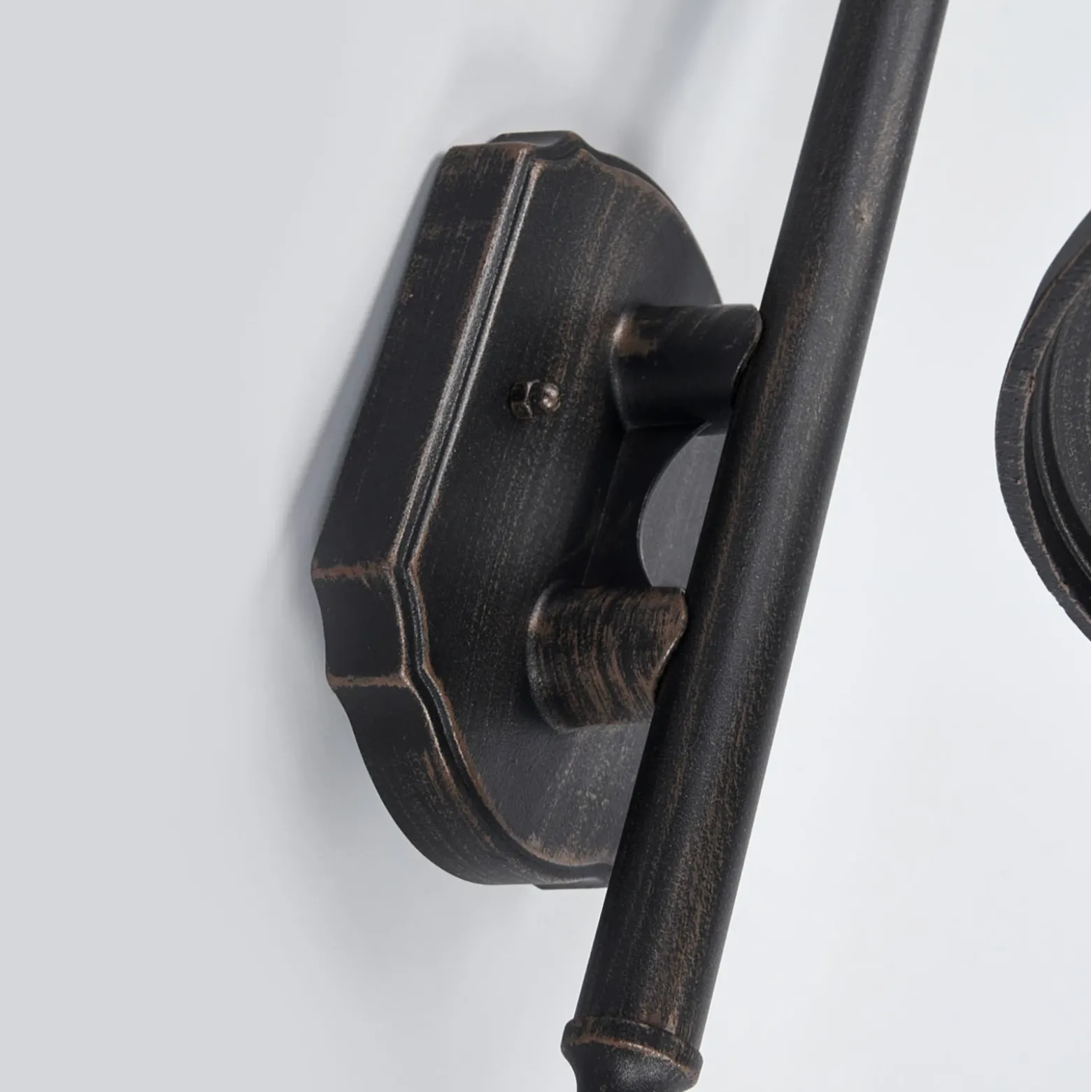 Aplique de exterior Lindby Daphne, negro antiguo, metal, E27