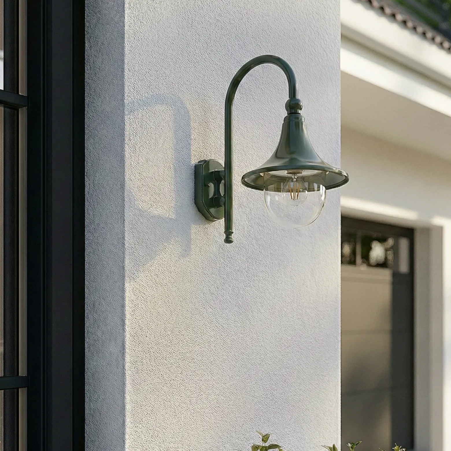 Aplique de exterior Lindby Daphne, verde, metal, E27, IP44