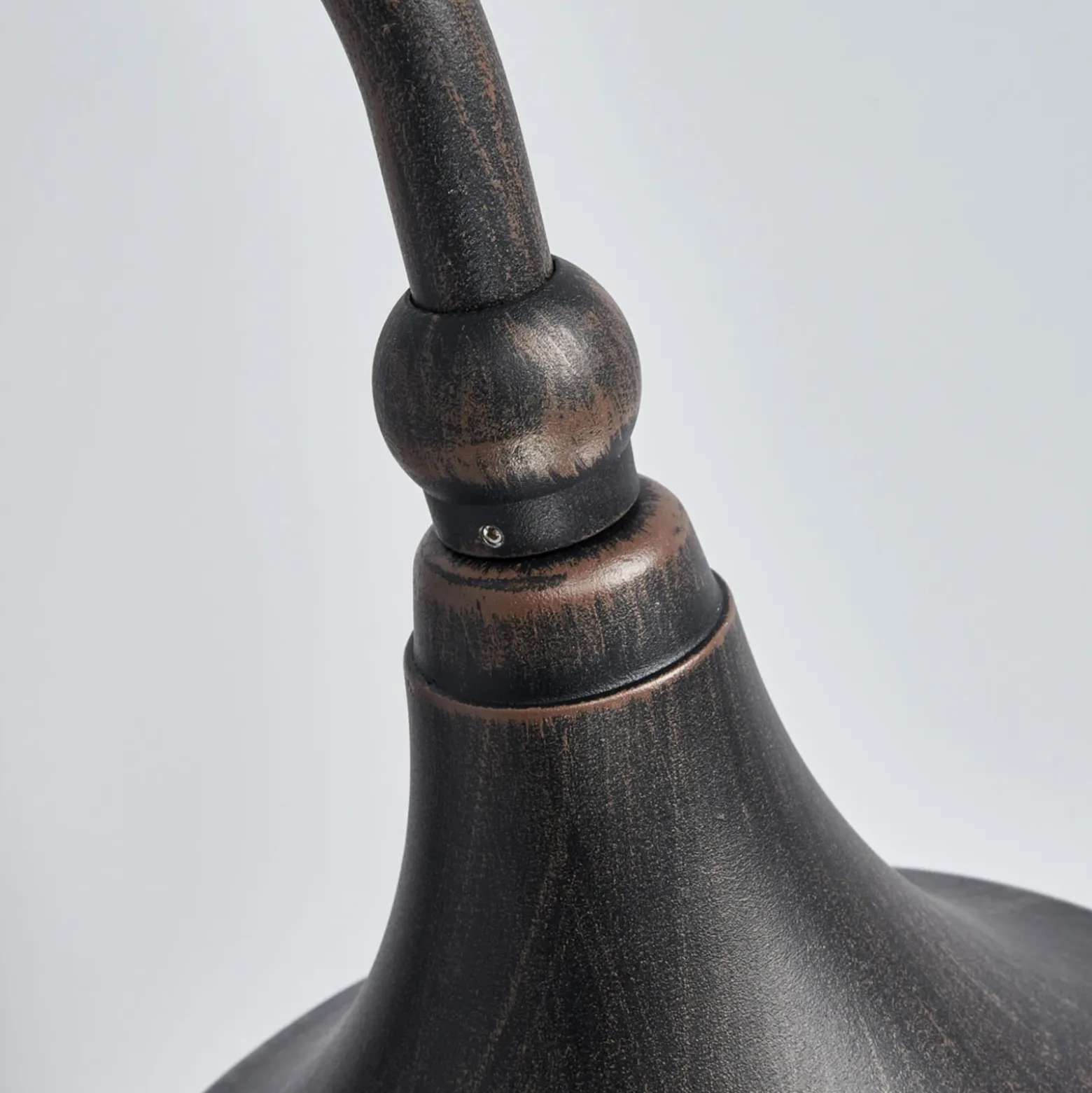 Aplique de exterior Lindby Daphne, negro antiguo, con sensor, E27