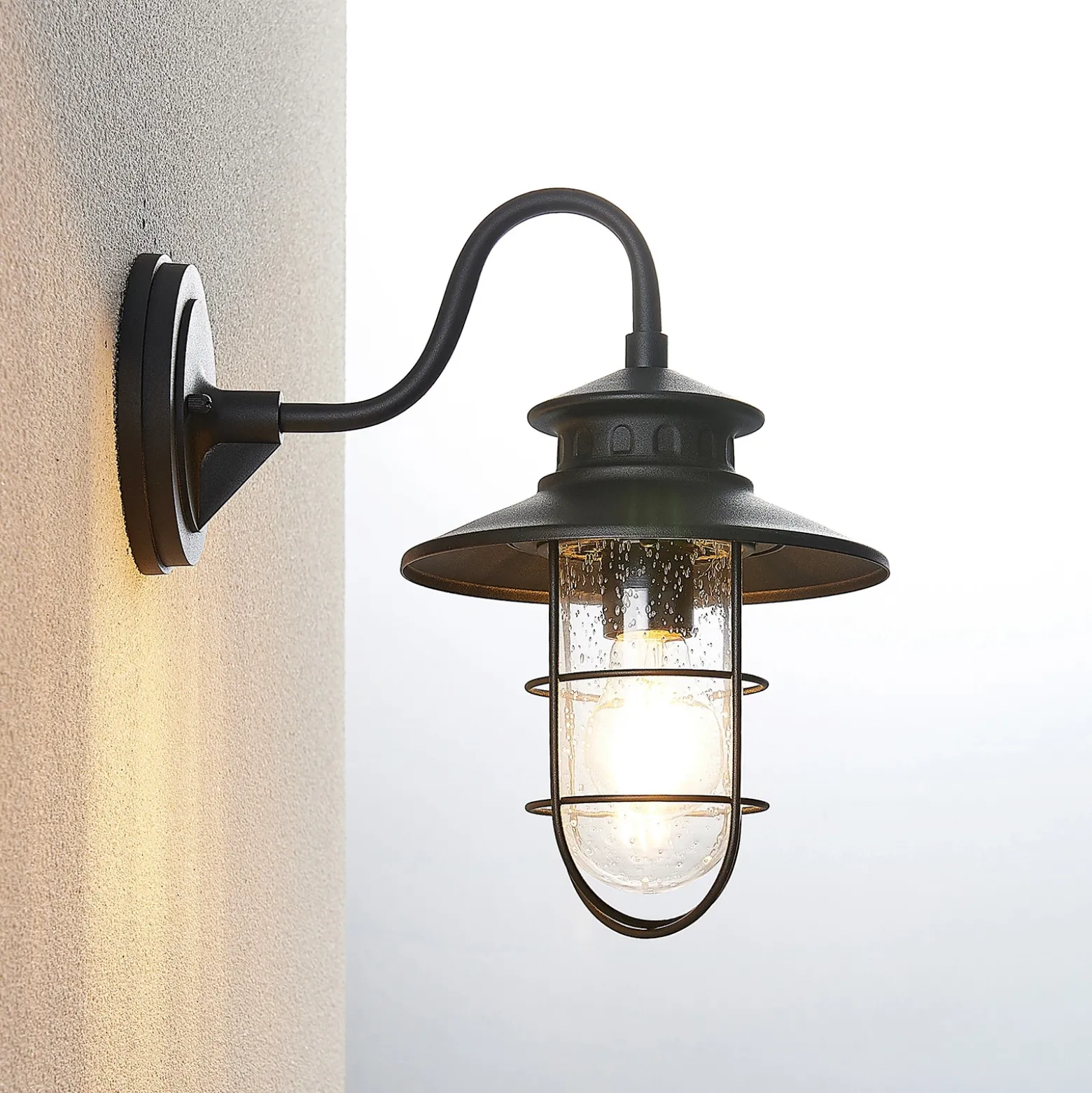 Aplique de exterior Lindby Kyan, altura 32 cm, negro, IP44, E27