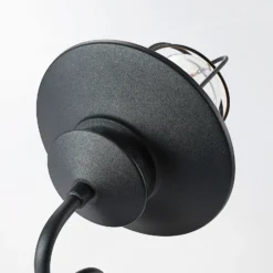 Aplique de exterior Lindby Kyan, altura 32 cm, negro, IP44, E27