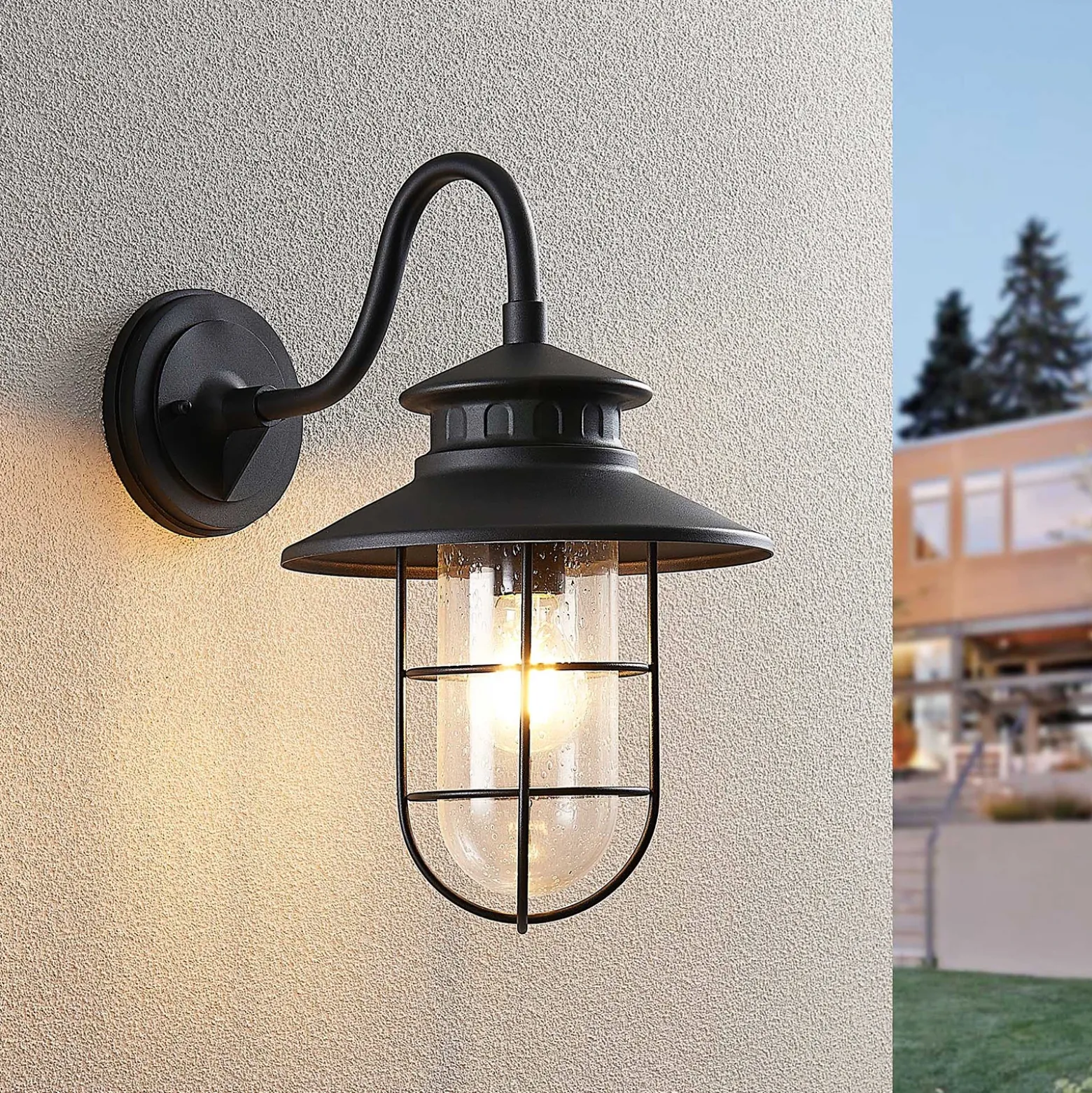 Aplique de exterior Lindby Kyan, altura 40 cm, negra, IP44, E27