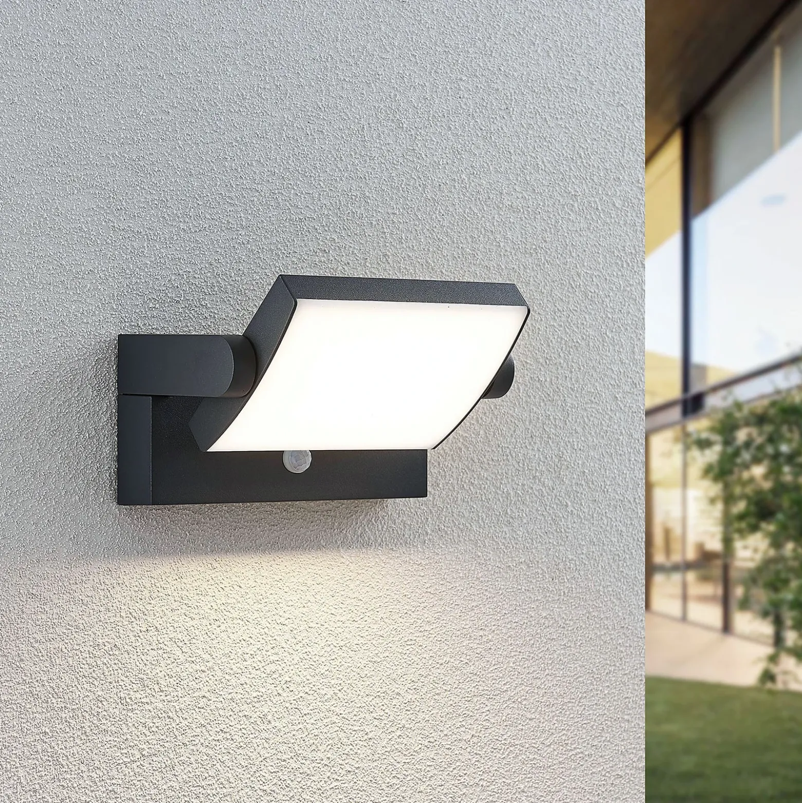 Aplique de exterior Lindby LED Sherin, set de 2, orientable, sensor