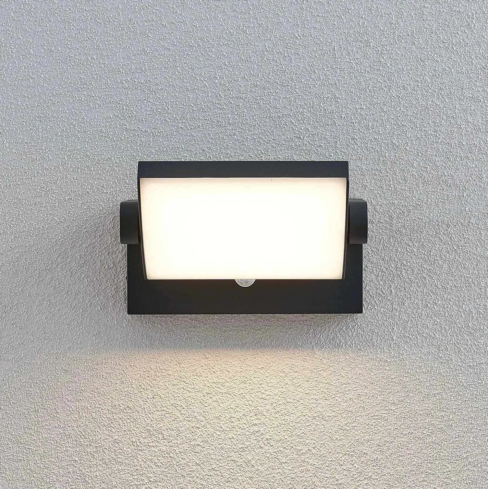Aplique de exterior Lindby LED Sherin, set de 2, orientable, sensor