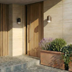 Aplique de exterior Lindby Pilva, marrón, metal, IP44, E27