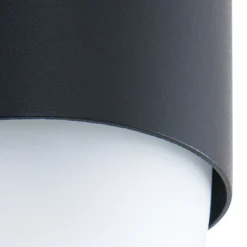 Aplique de exterior Lindby Pilva, negro, metal, IP44, E27
