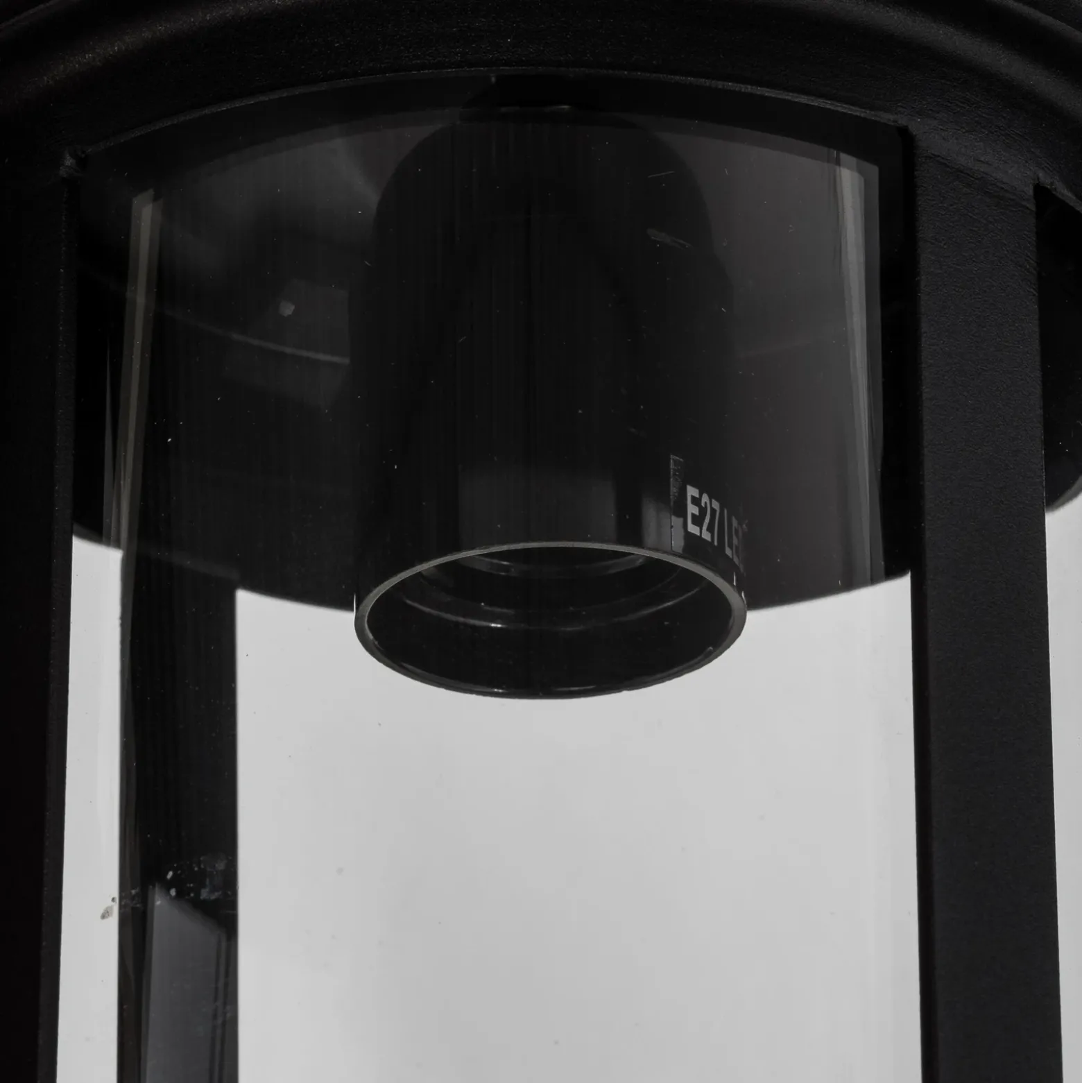 Aplique de exterior Lindby Zayn, negra, cristal, altura 33 cm, IP23