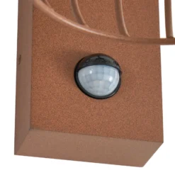 Aplique de exterior Lucande Chandan, óxido, sensor, IP44, E27