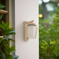 Aplique de exterior Lucande Chandan, 30 cm, beige, sensor, IP44