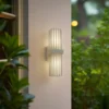 Aplique de exterior Lucande Chandan, 42 cm, blanco, metal, IP54