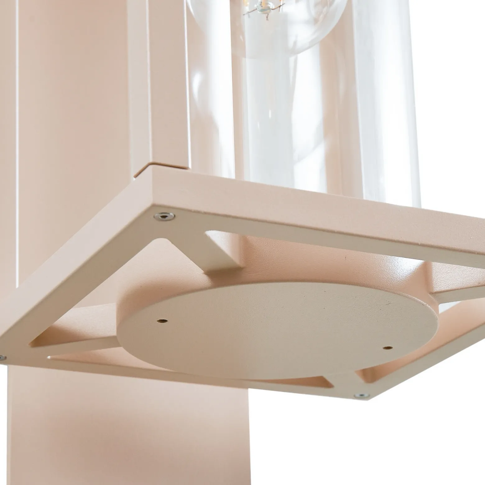 Aplique de exterior Lucande Ferda, portalámpara inferior, beige, IP44
