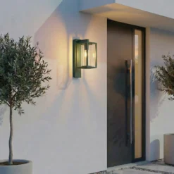 Aplique de exterior Lucande Ferda, portalámpara inferior, verde, IP44