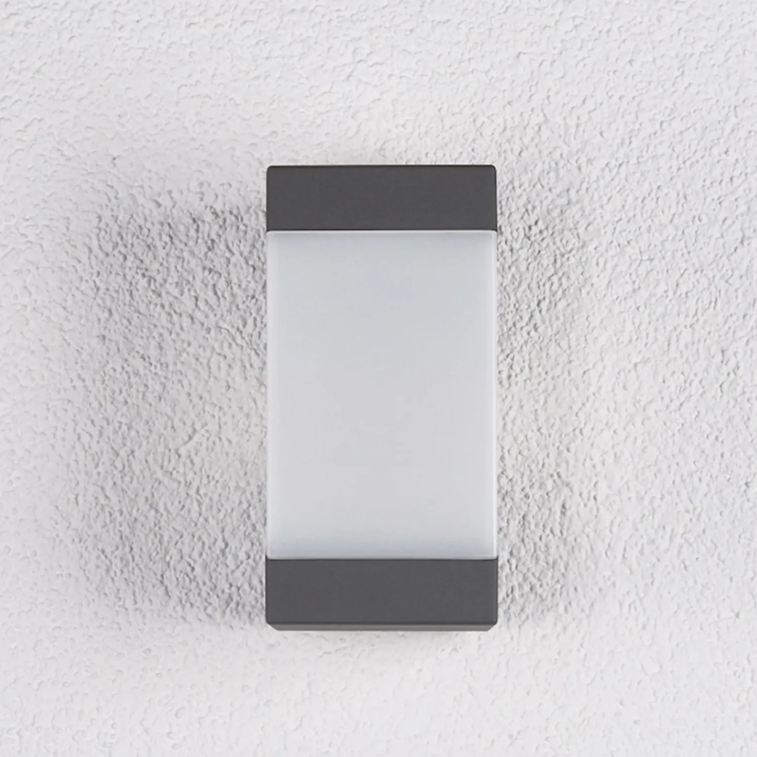 Aplique de exterior Lucande Kiran, gris, metal, IP44, E27