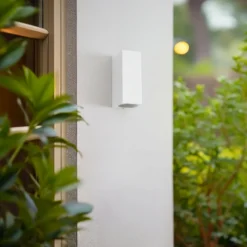 Aplique de exterior Lucande Xava, luz hacia arriba/abajo, blanca, 2 luces, GU10