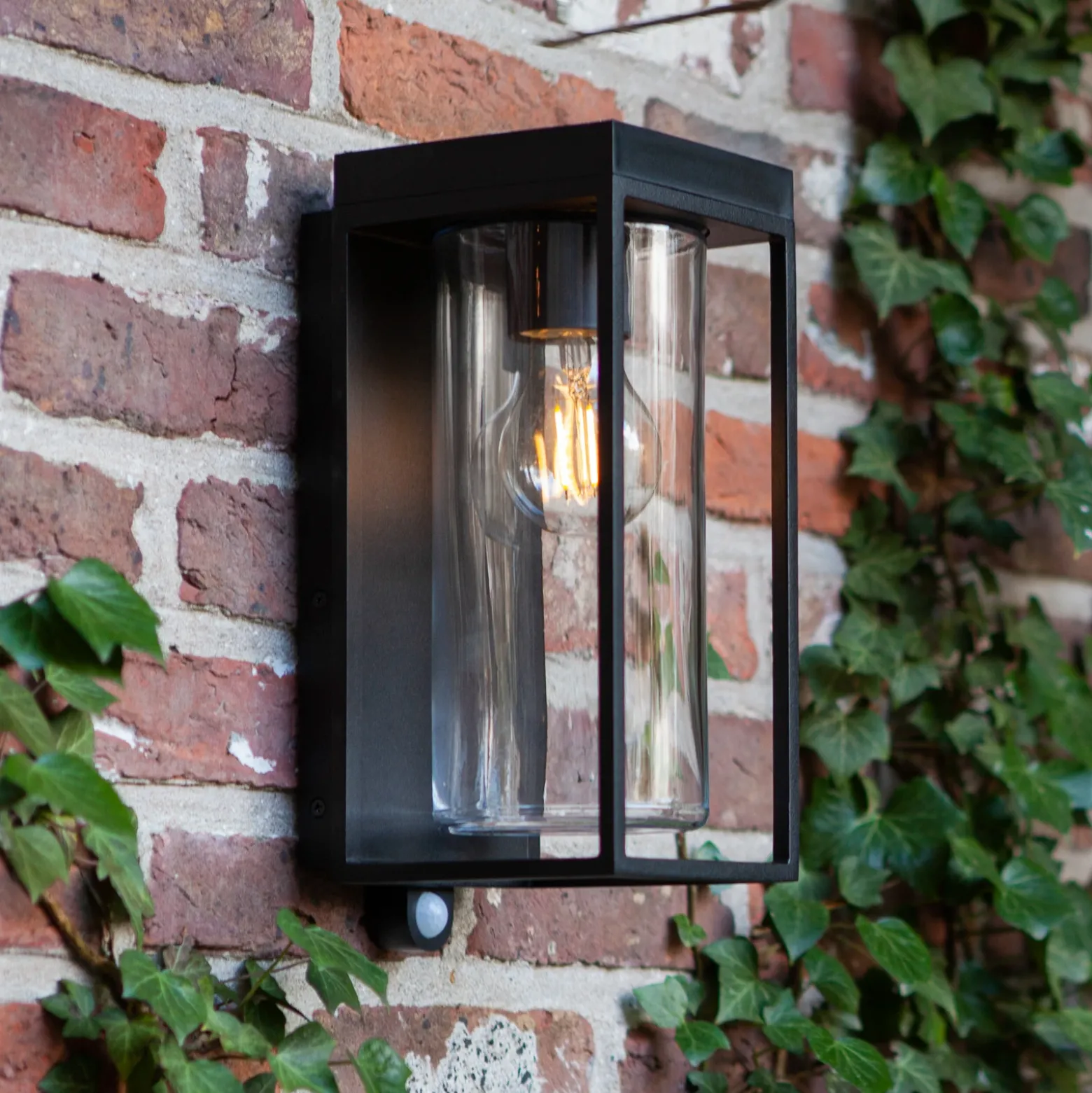 Aplique de exterior solar FLAIR, negra, 29 cm, con sensor, IP44