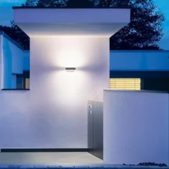 Aplique de exterior STEINEL Smart L 810 C, color antracita, con iluminación