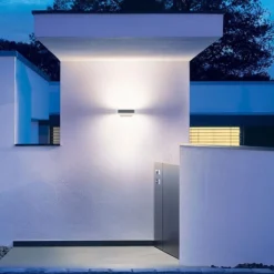 Aplique de pared con sensor inteligente STEINEL L 810 SC, color antracita