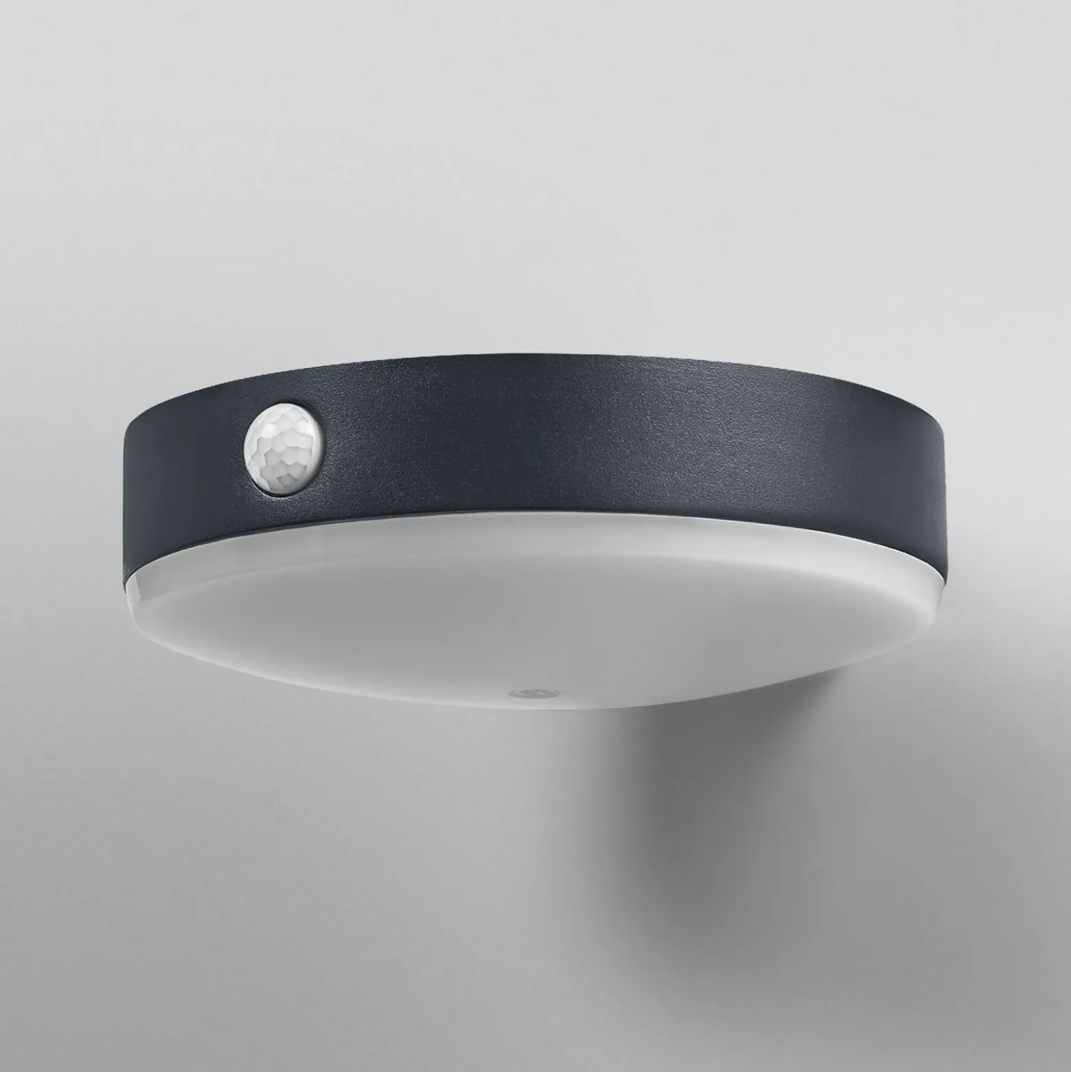 Aplique de pared con sensor LED OSRAM ENDURA STYLE TOSSA Solar 16 cm 830