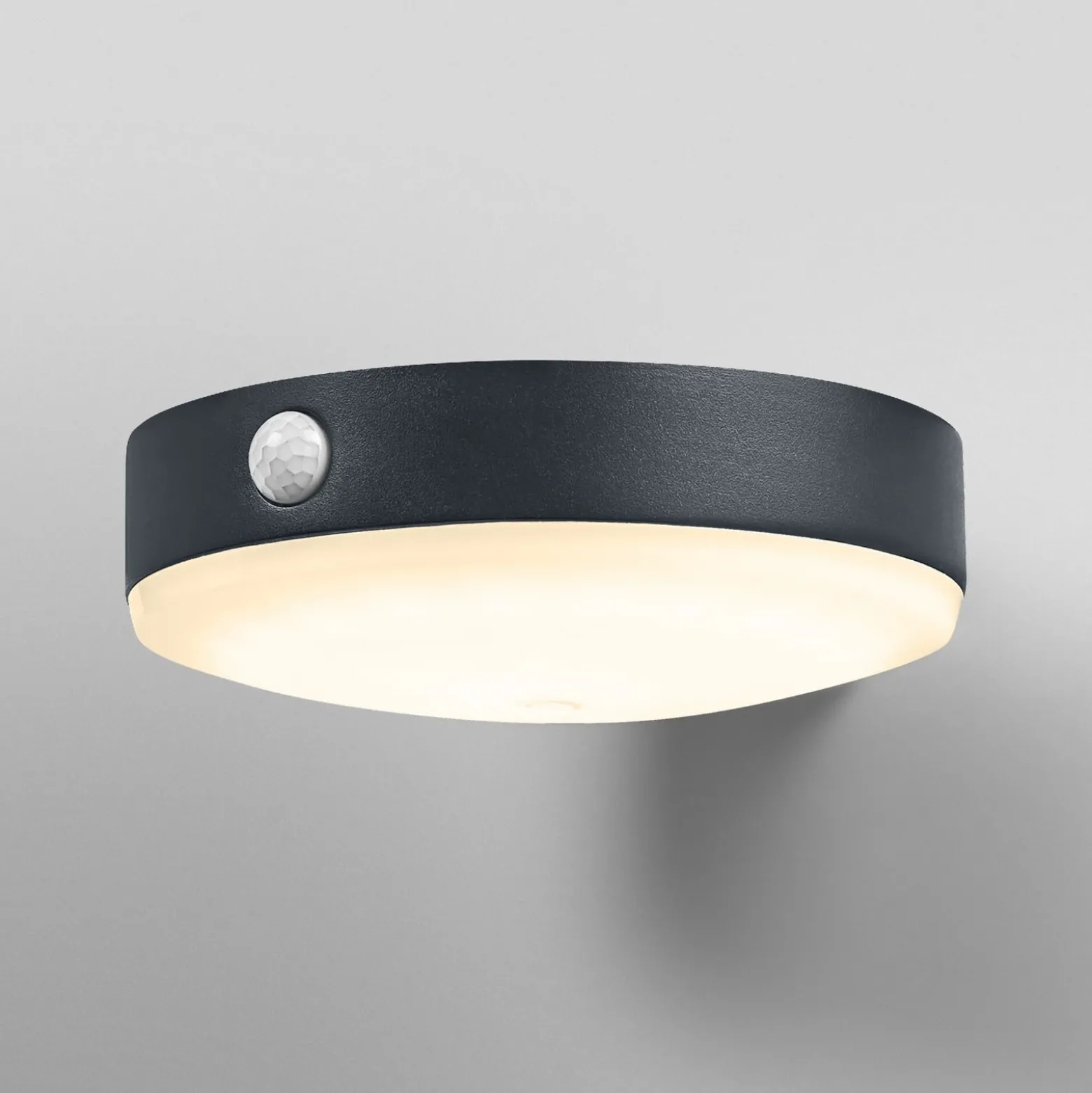 Aplique de pared con sensor LED OSRAM ENDURA STYLE TOSSA Solar 16 cm 830