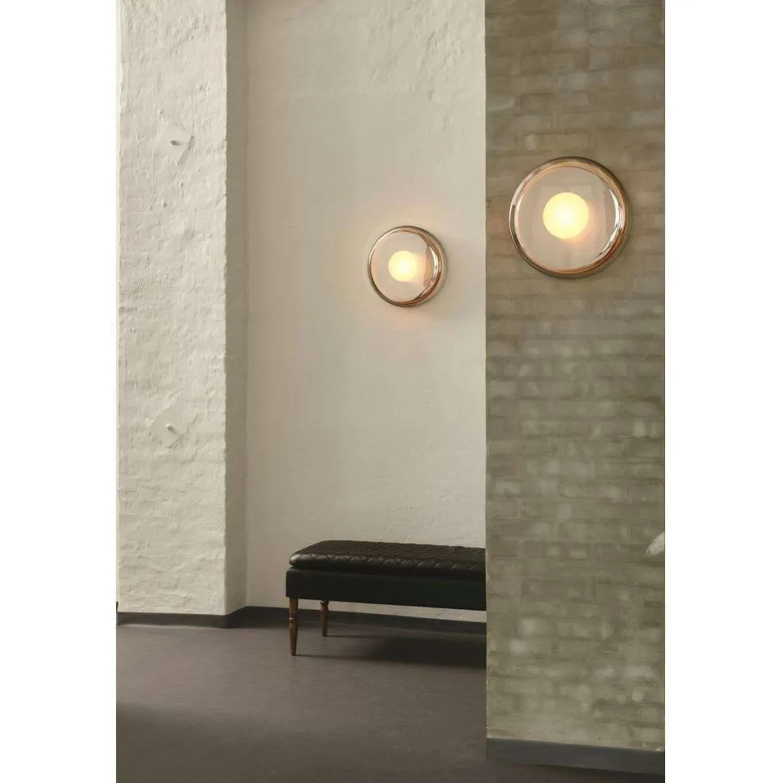 Aplique de pared Endless de DESIGN BY US, cromado, IP54, cristal espejado