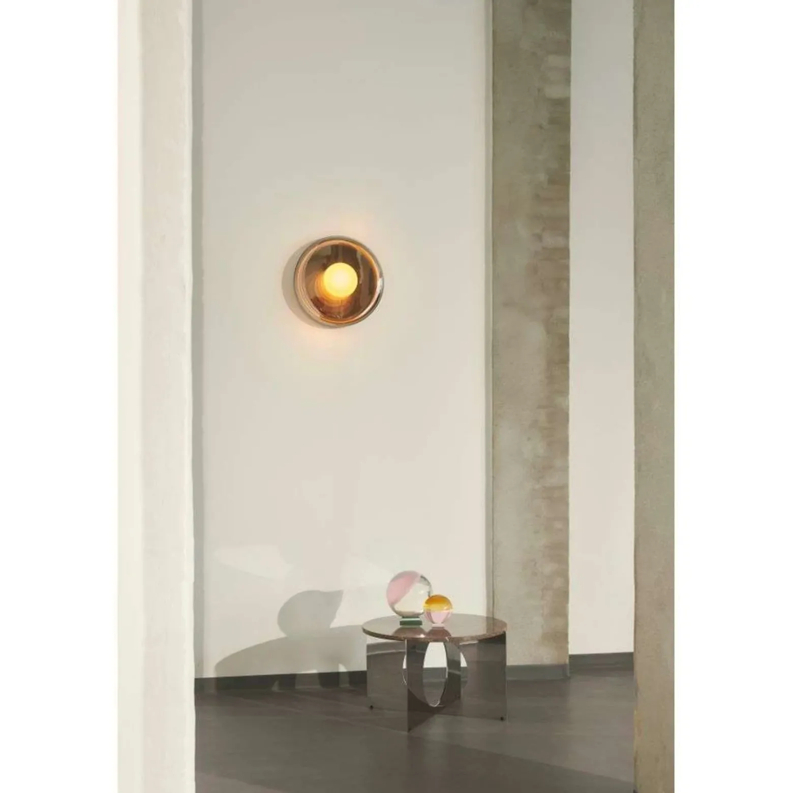 Aplique de pared Endless de DESIGN BY US, cromado, IP54, cristal espejado
