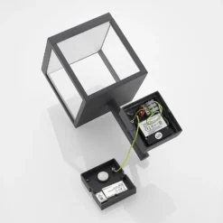 Aplique de pared LED Cube de Lucande, antracita, vidrio, 37 cm, IP54