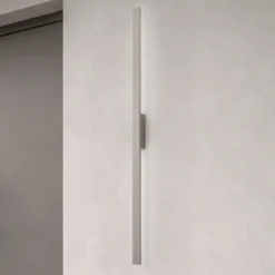 Aplique de pared LED Demi L, arena, aluminio, altura 144 cm, IP54