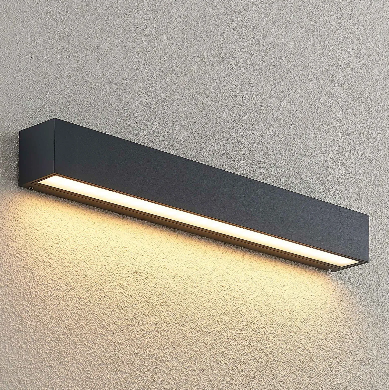 Aplique de pared LED Lucande Lengo, 50 cm, antracita, hacia abajo, 3000 K