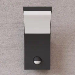 Aplique de pared LED Lucande Timm, sensor, 20 cm, antracita, IP54