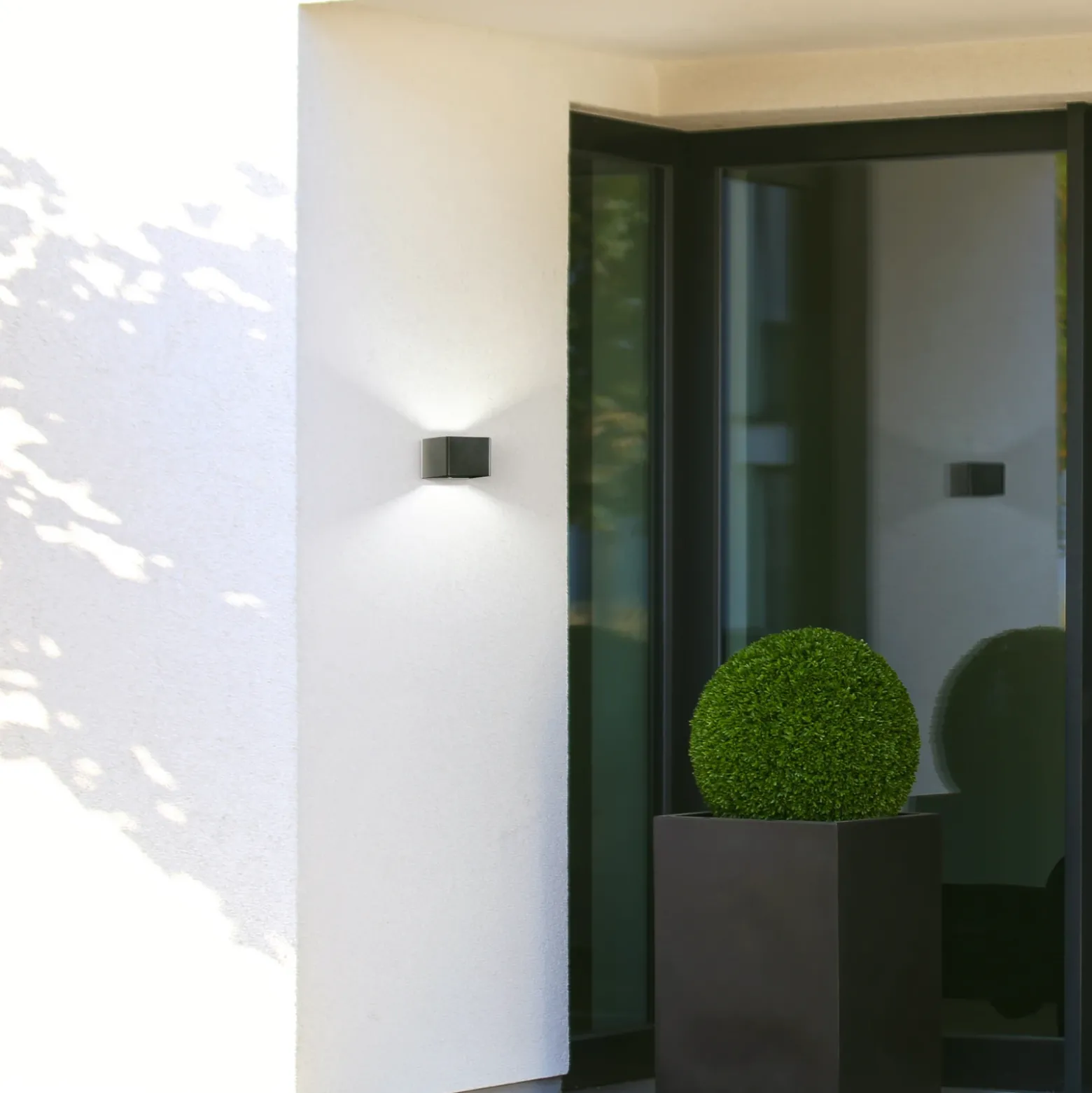 Aplique de pared LED Magnetics, negro, USB, detector de movimiento