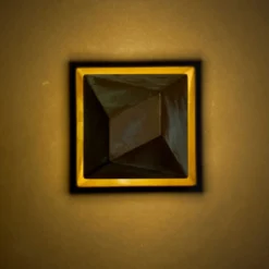 Aplique de pared LED Silva Edge, saliente de 18 cm, color latón antiguo, IP65
