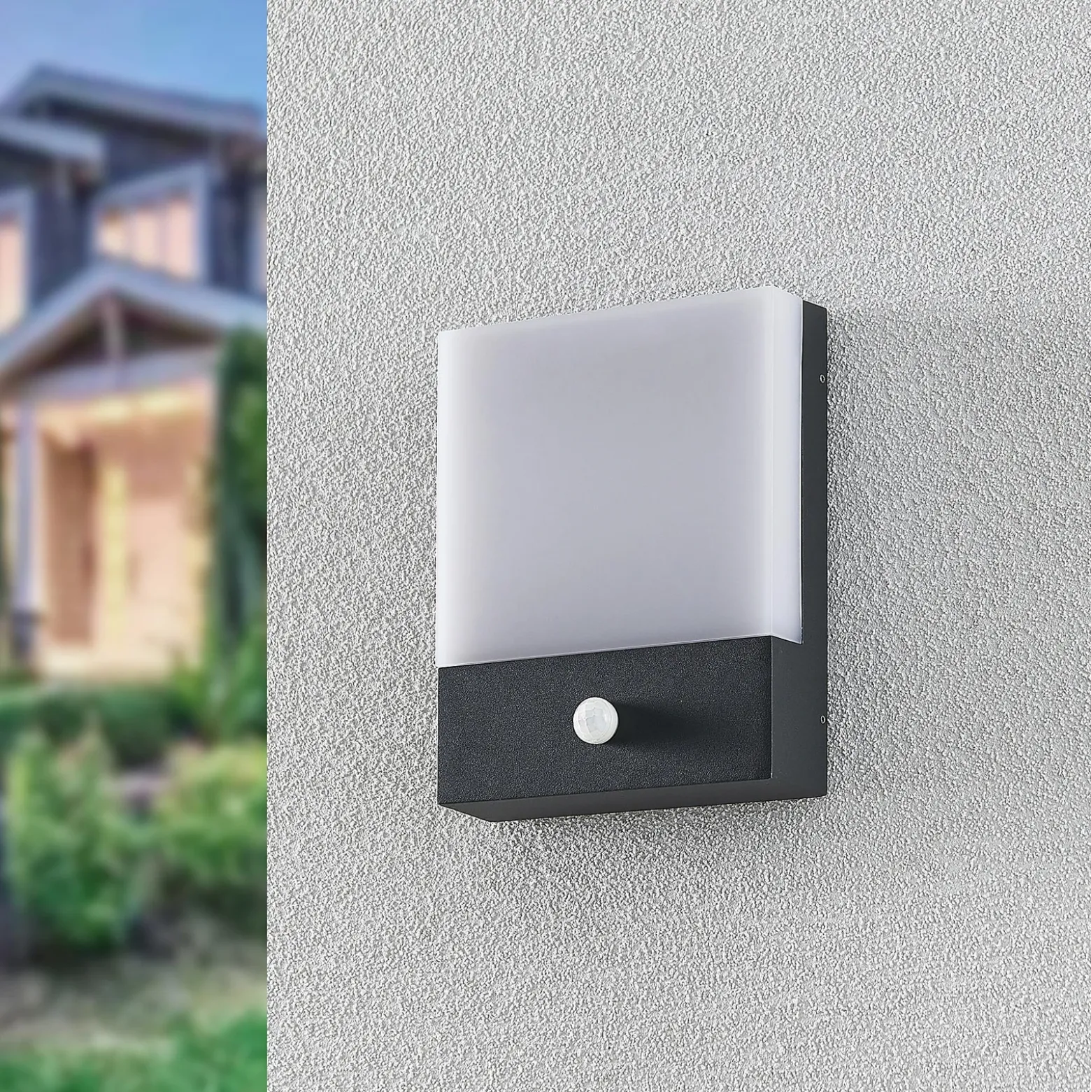 Aplique de pared LED Vanira de Lindby, antracita, aluminio, sensor, IP54
