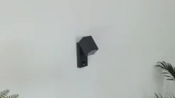 Aplique de pared Lindby Othil, con sensor, antracita, metal, IP44