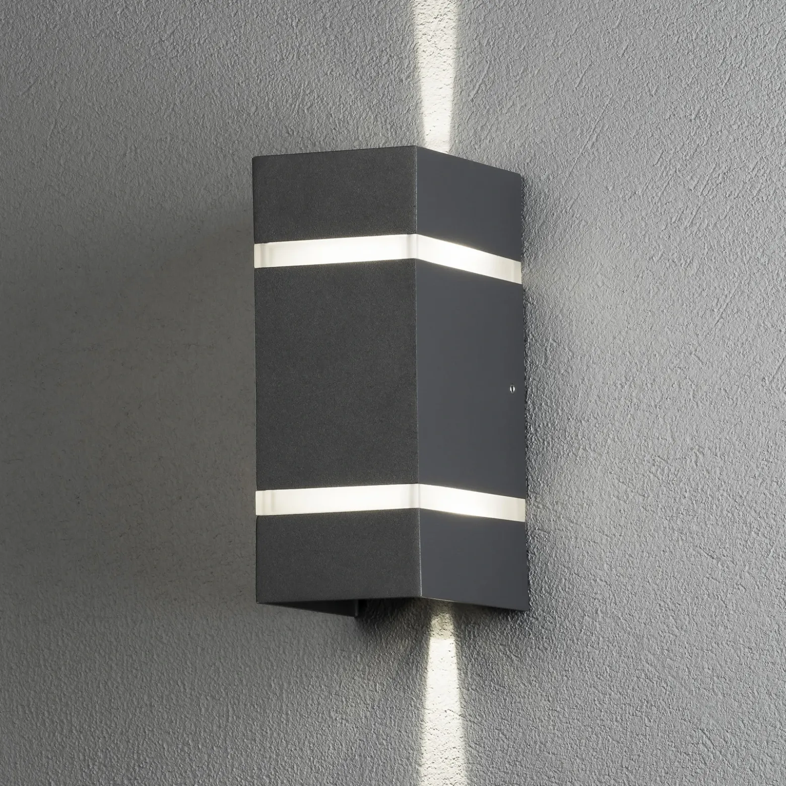 Aplique exterior Cremona efecto rayas alto 19,5cm