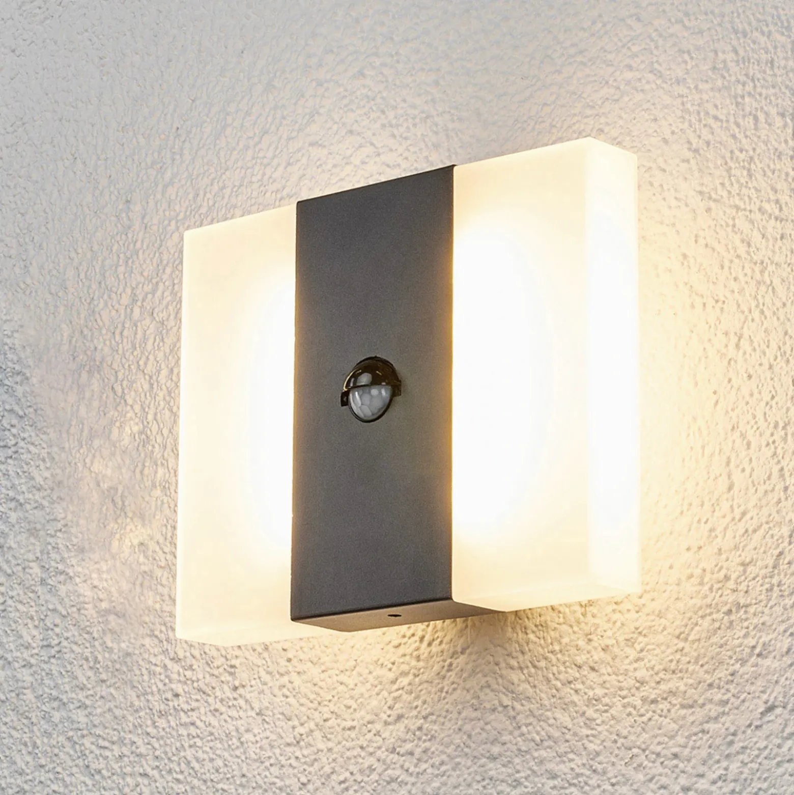 Aplique LED con sensor para pared de exterior Kumi, grafito, IP44