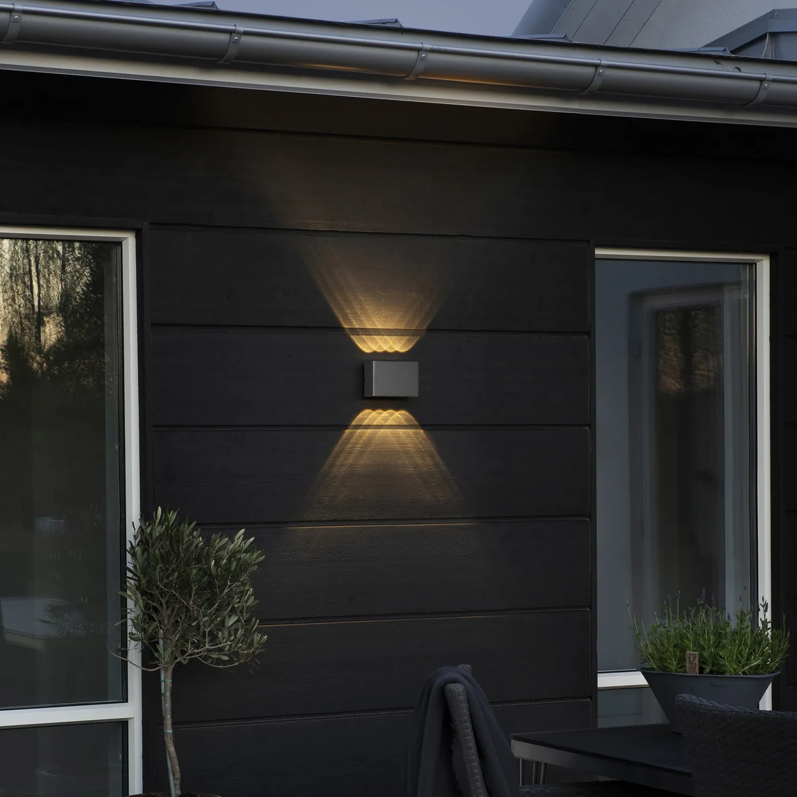 Aplique LED de exterior Chieri, 8 luces, antracita