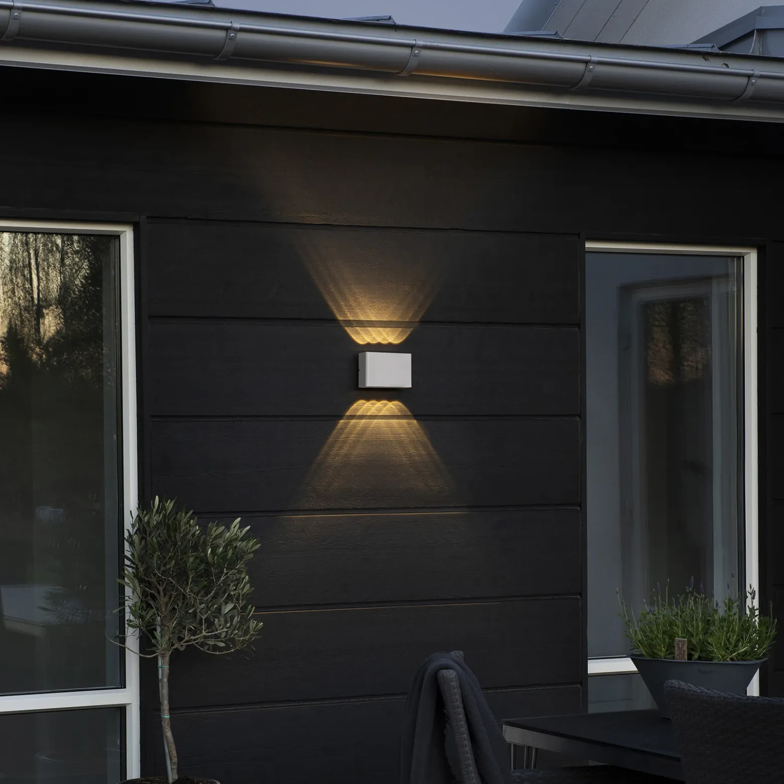Aplique LED de exterior Chieri, 8 luces, blanco
