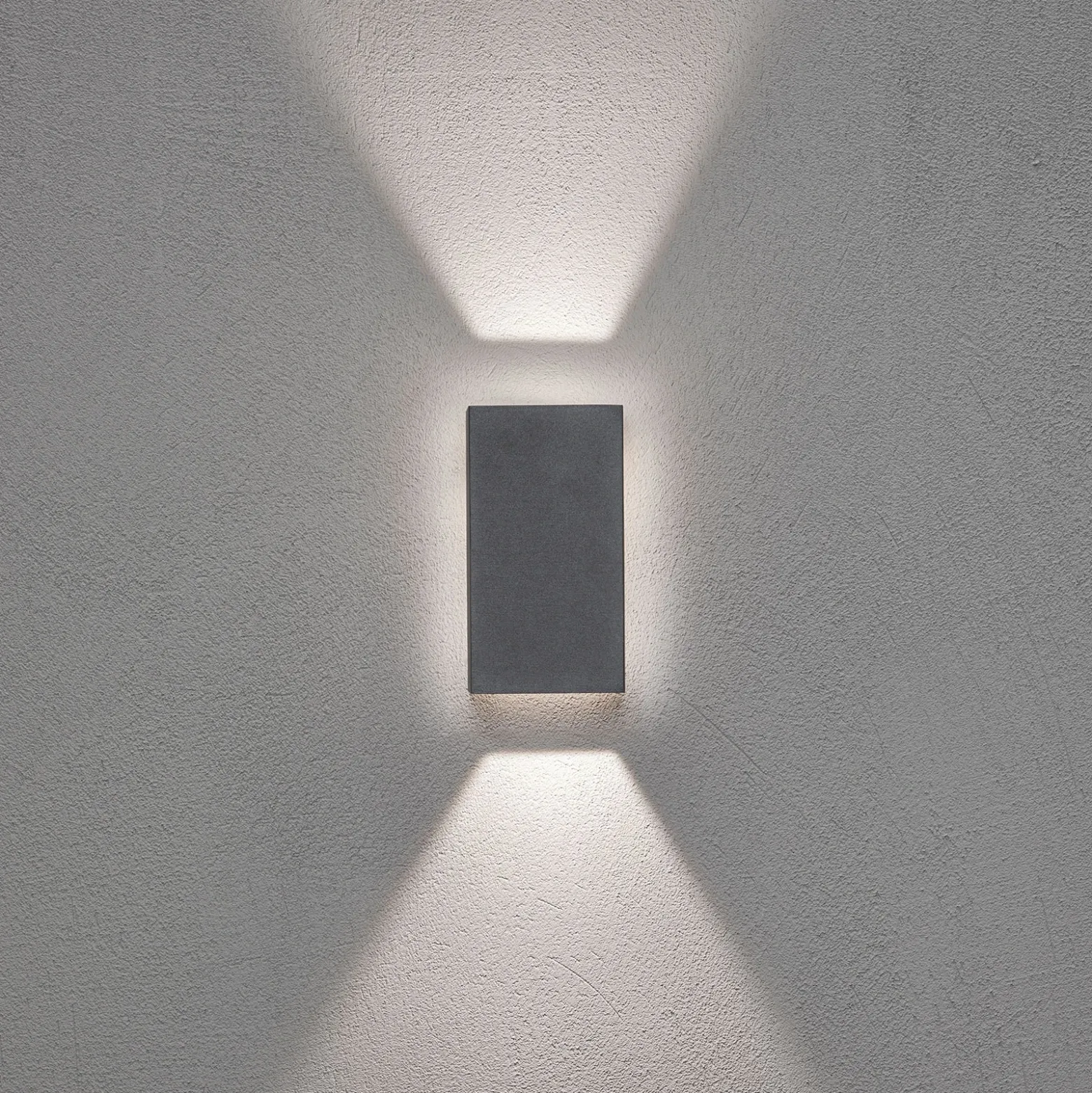 Aplique LED de exterior Cremona con luz de fondo