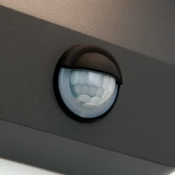 Aplique LED de exterior Hendryk con sensor, negro