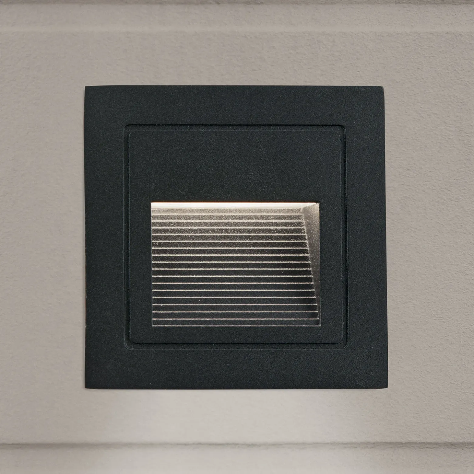 Aplique LED empotrable de Loro, negro, ancho 8,5 cm, aluminio