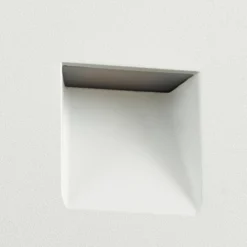 Aplique LED empotrable Lindby Alune, blanco, angular, 8 x 8 cm, IP65