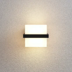 Aplique LED para exterior Aurón en forma de cubo