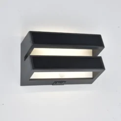 Aplique LED para exterior BARLO, gris oscuro, 21 cm, con sensor, IP54
