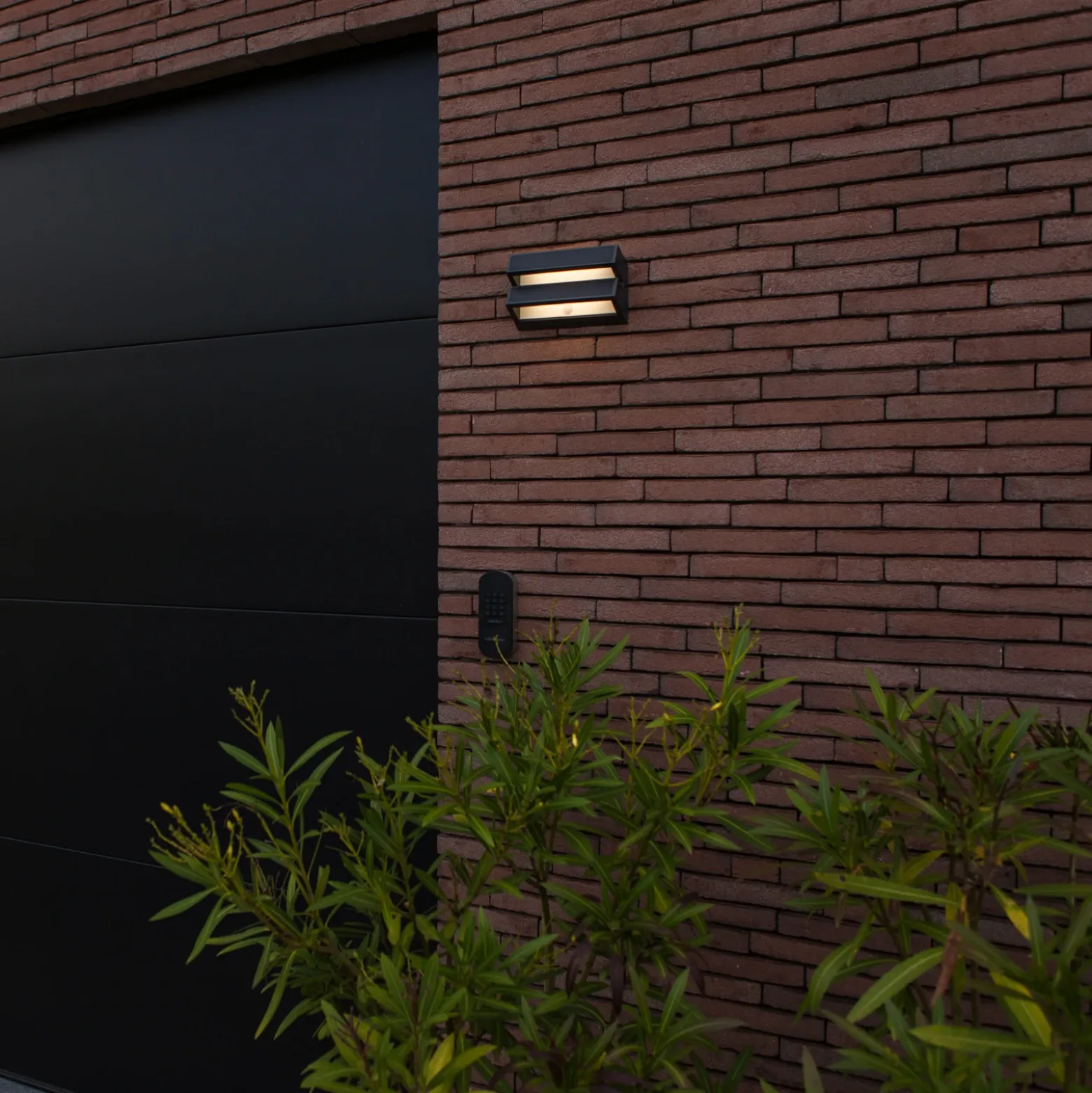 Aplique LED para exterior BARLO, gris oscuro, 21 cm, con sensor, IP54