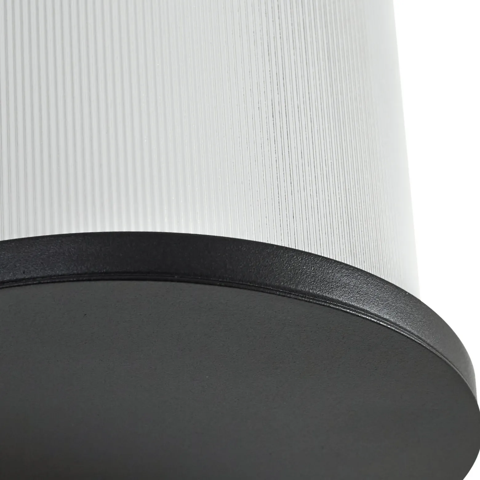 Aplique LED para exterior Calvik de Lindby, negro, estriado, IP44