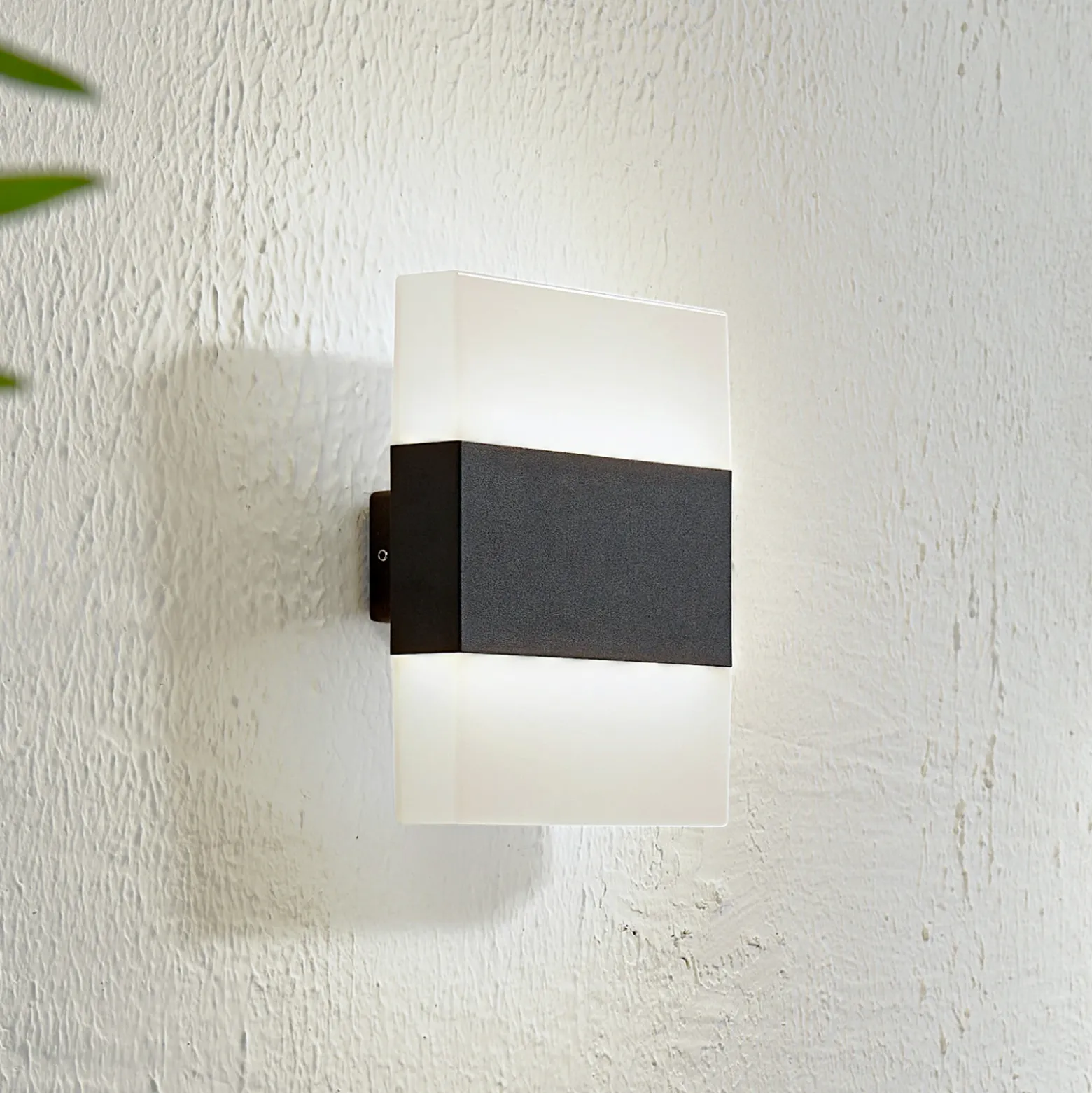 Aplique LED para exterior de Lindby Branor, aluminio, antracita, IP54